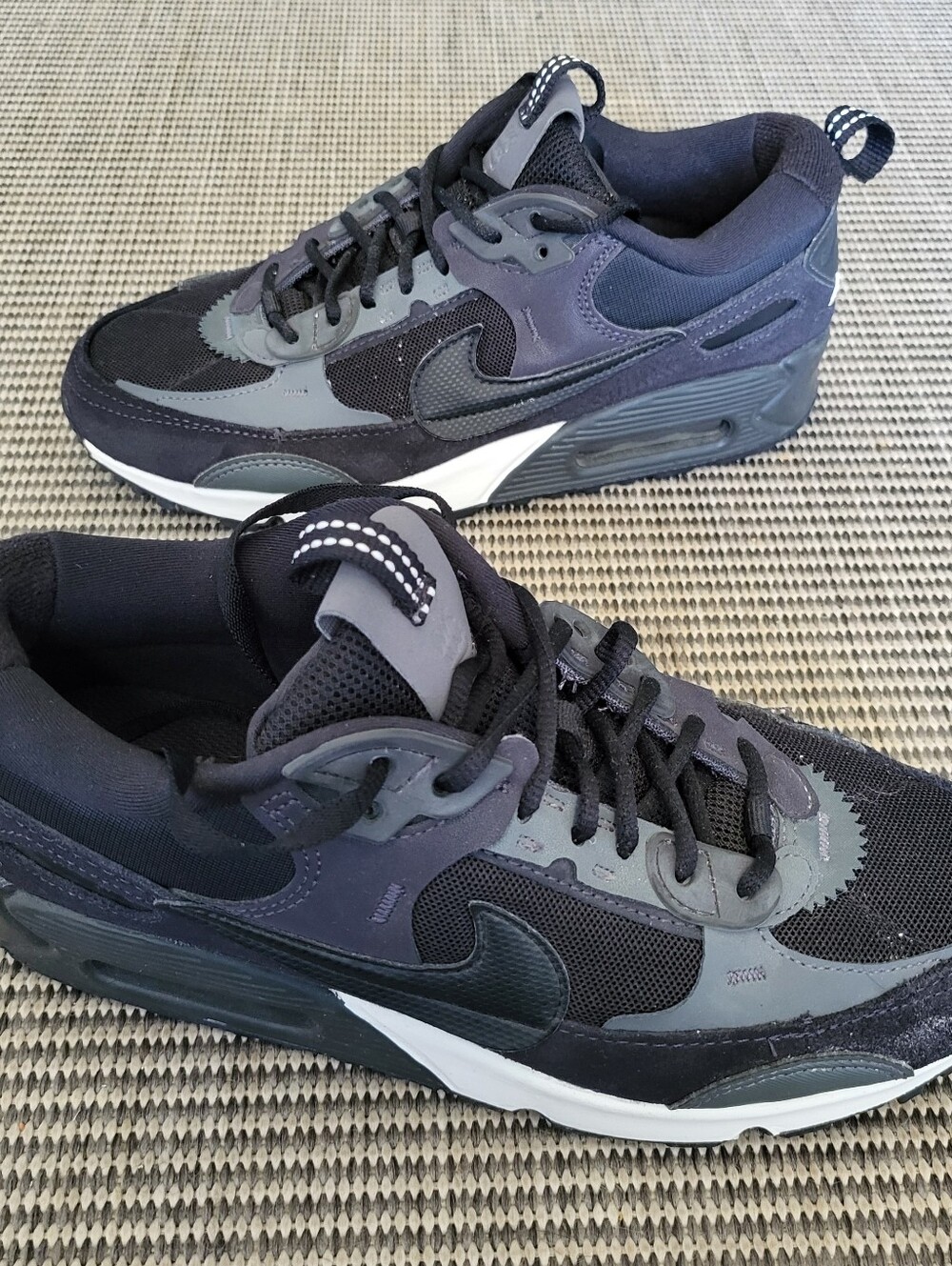 ​Nike Air Max 90 Futura Triple Black Smoke Grey Sneakers DM9922-003 Women's 7.5